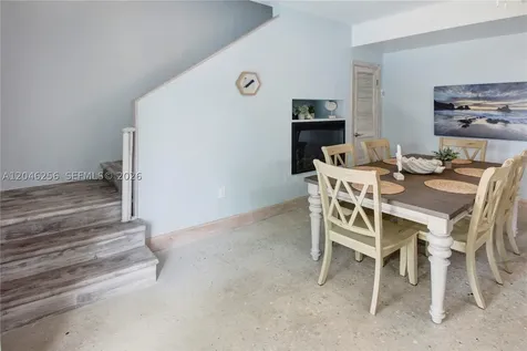 517 NE 2nd Place Dania Beach FL 33004