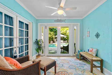 517 NE 2nd Place Dania Beach FL 33004