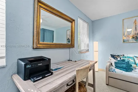 517 NE 2nd Place Dania Beach FL 33004