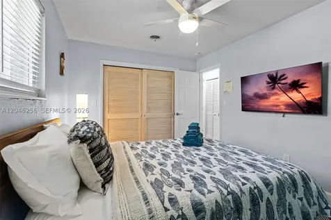 517 NE 2nd Place Dania Beach FL 33004