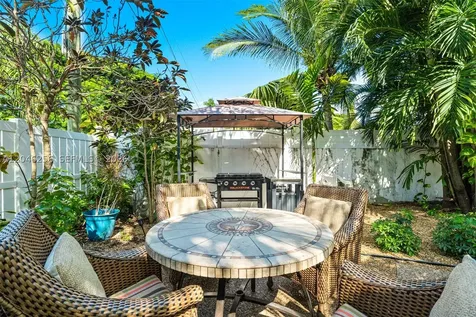 517 NE 2nd Place Dania Beach FL 33004