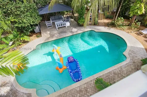 517 NE 2nd Place Dania Beach FL 33004