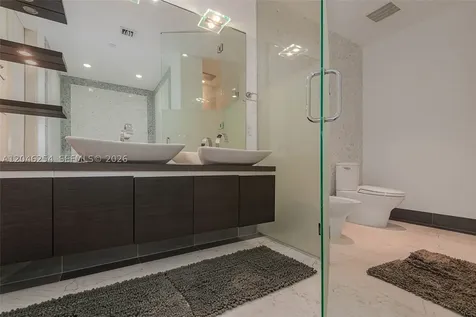 200 Biscayne Boulevard Way Miami FL 33131