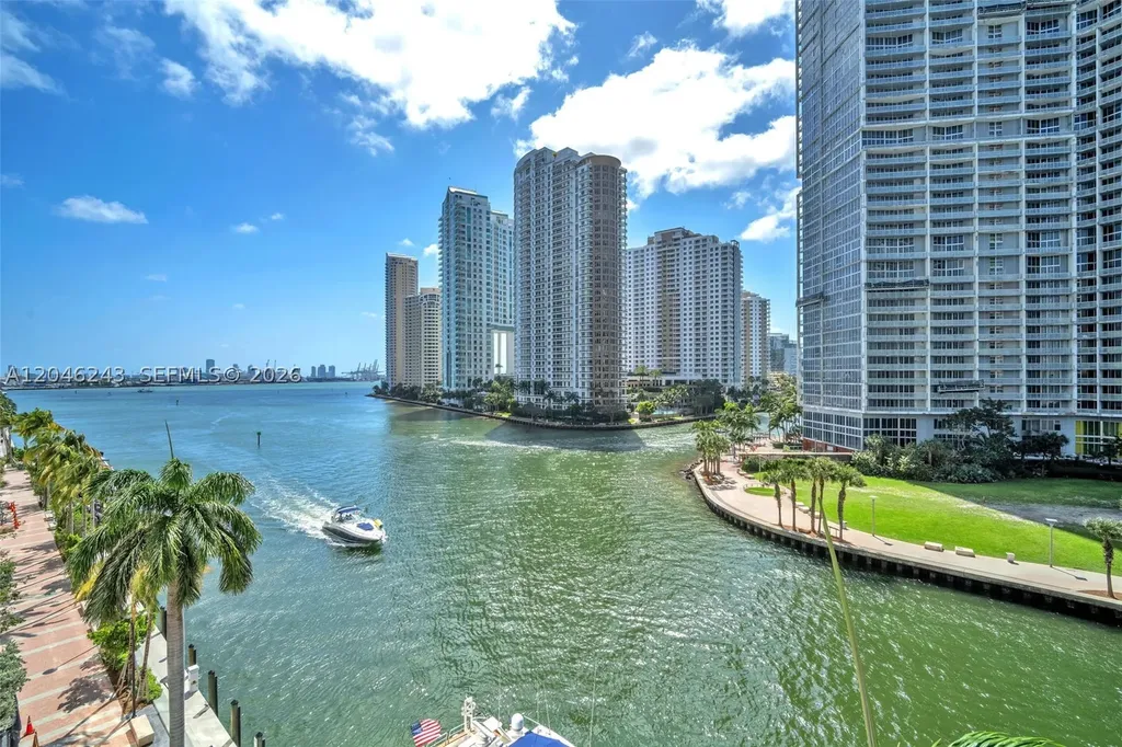 200 Biscayne Boulevard Way Miami FL 33131