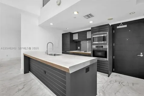 200 Biscayne Boulevard Way Miami FL 33131