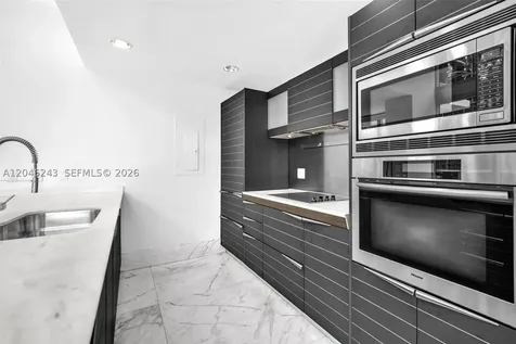 200 Biscayne Boulevard Way Miami FL 33131