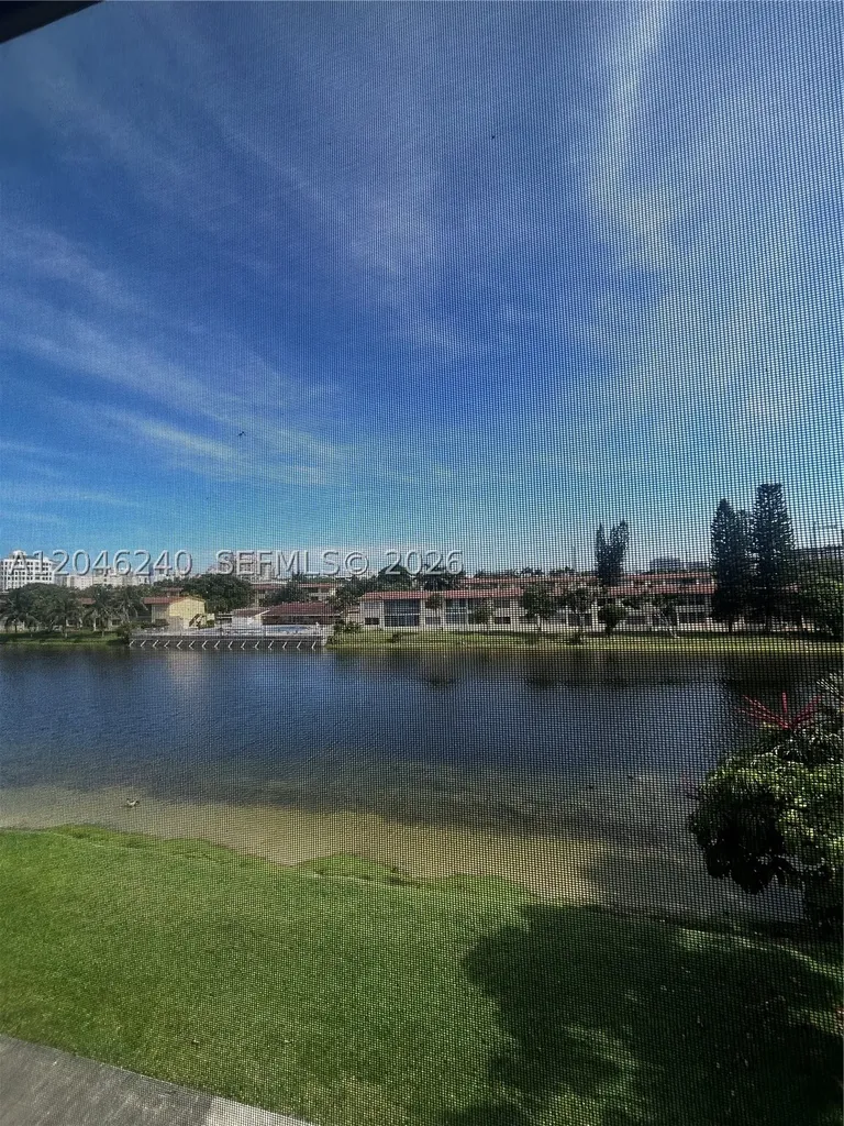 2880 NE 203rd Street Aventura FL 33180