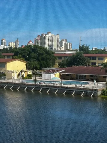 2880 NE 203rd Street Aventura FL 33180