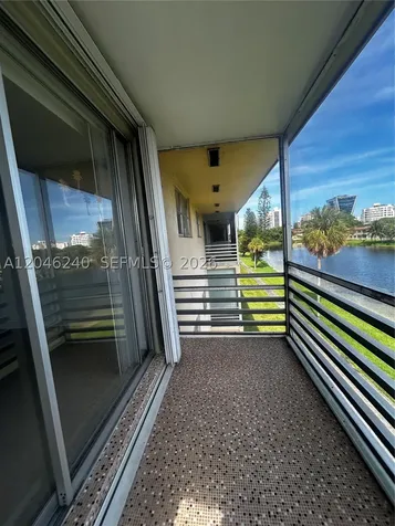 2880 NE 203rd Street Aventura FL 33180
