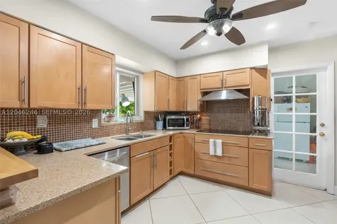 2601 NE 27th Way Fort Lauderdale FL 33306
