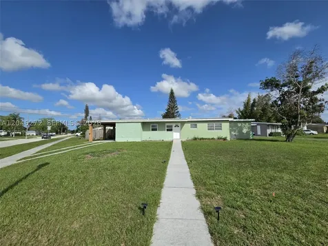 305 SE Airoso Boulevard Port St. Lucie FL 34983