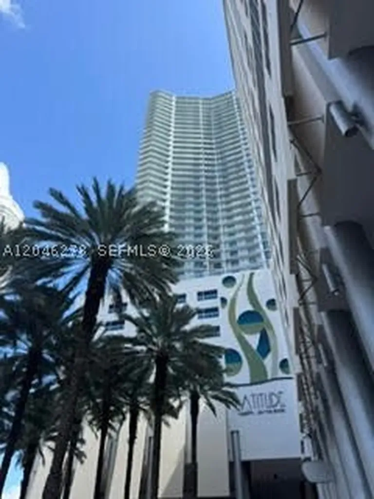 185 SW 7th Street Miami FL 33130