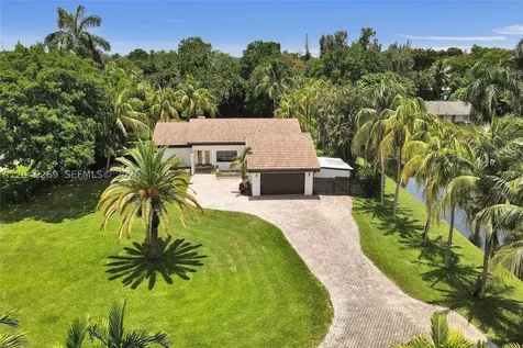 11460 SW 1st Court Plantation FL 33325