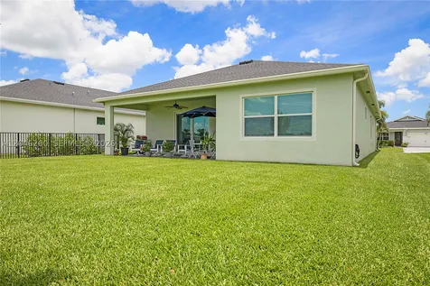 1000 SE Crosswood Way Port St. Lucie FL 34984