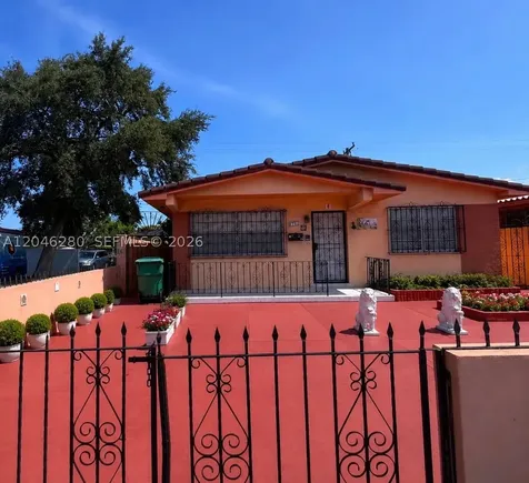 6702 SW 25th Terrace Miami FL 33155