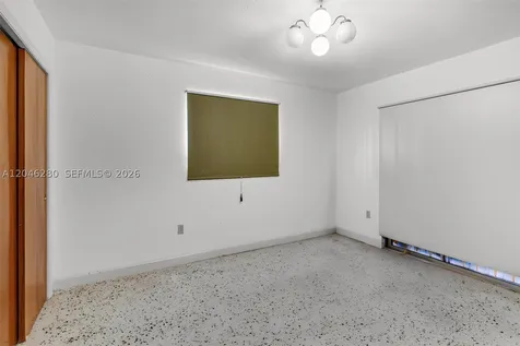 6702 SW 25th Terrace Miami FL 33155