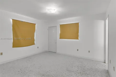 6702 SW 25th Terrace Miami FL 33155