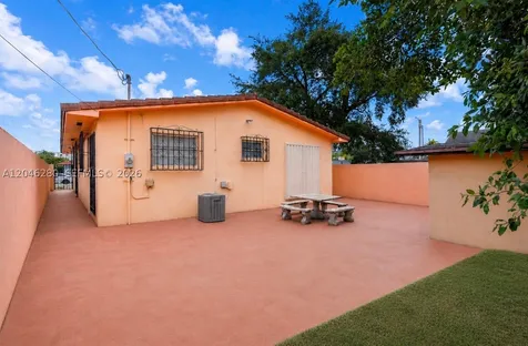 6702 SW 25th Terrace Miami FL 33155
