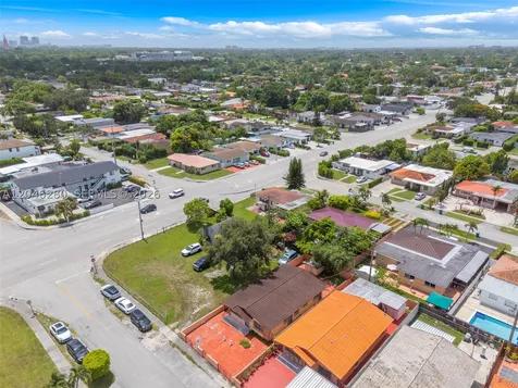 6702 SW 25th Terrace Miami FL 33155