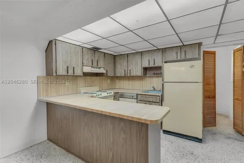 6702 SW 25th Terrace Miami FL 33155