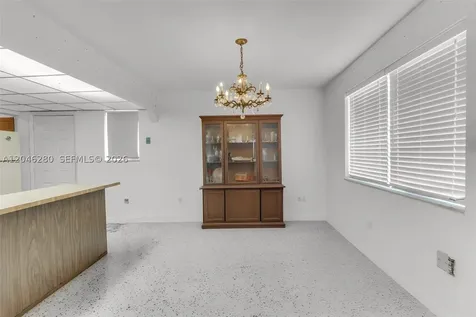 6702 SW 25th Terrace Miami FL 33155
