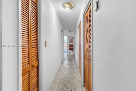 6702 SW 25th Terrace Miami FL 33155