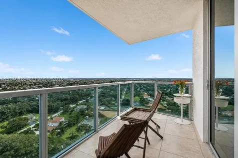 2641 N Flamingo Road Plantation FL 33323