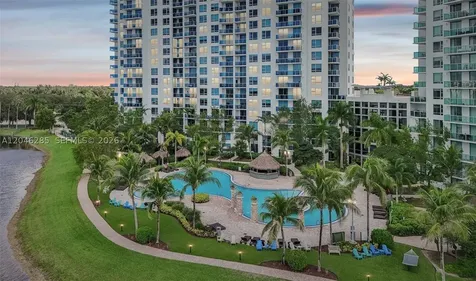2641 N Flamingo Road Plantation FL 33323