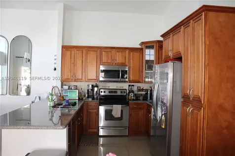 312 Bridgeton Road Weston FL 33326