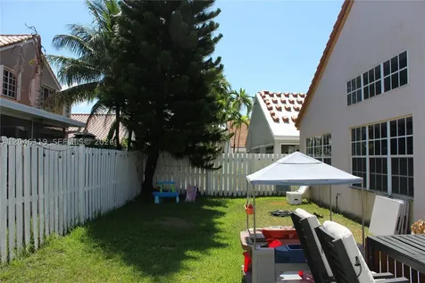 312 Bridgeton Road Weston FL 33326