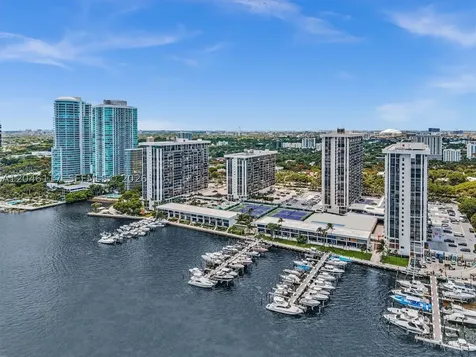 1901 Brickell Avenue Miami FL 33129