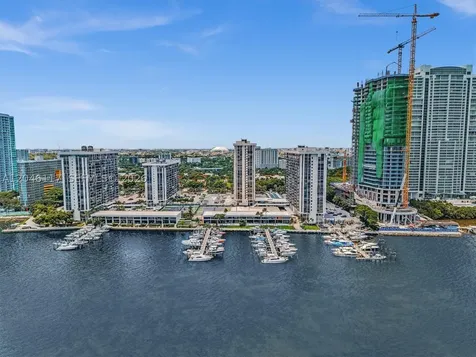 1901 Brickell Avenue Miami FL 33129