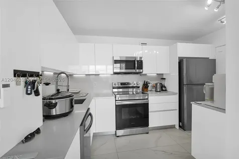 2016 Bay Drive Miami Beach FL 33141