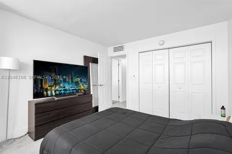 2016 Bay Drive Miami Beach FL 33141