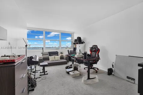 2016 Bay Drive Miami Beach FL 33141