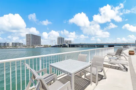 2016 Bay Drive Miami Beach FL 33141
