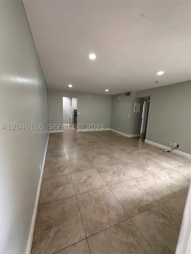 9976 Twin Lakes Drive Coral Springs FL 33071