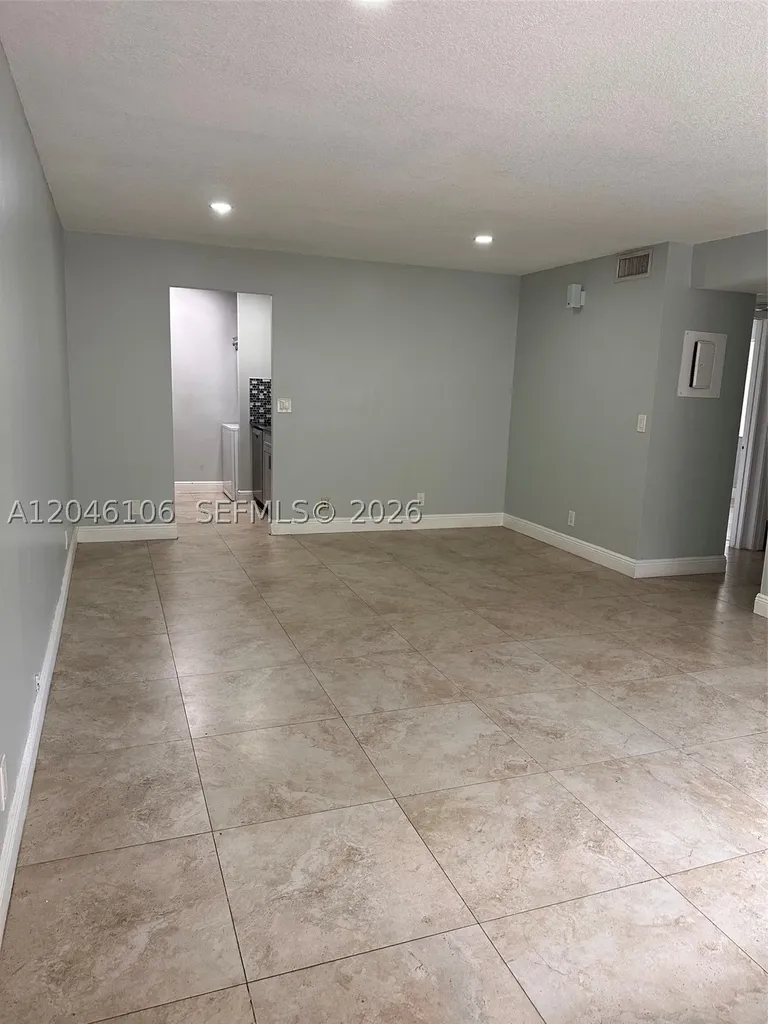 9976 Twin Lakes Drive Coral Springs FL 33071