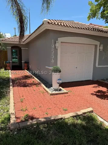19554 NW 79th Place Hialeah FL 33015