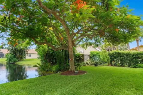 16850 Crestview Lane Weston FL 33326