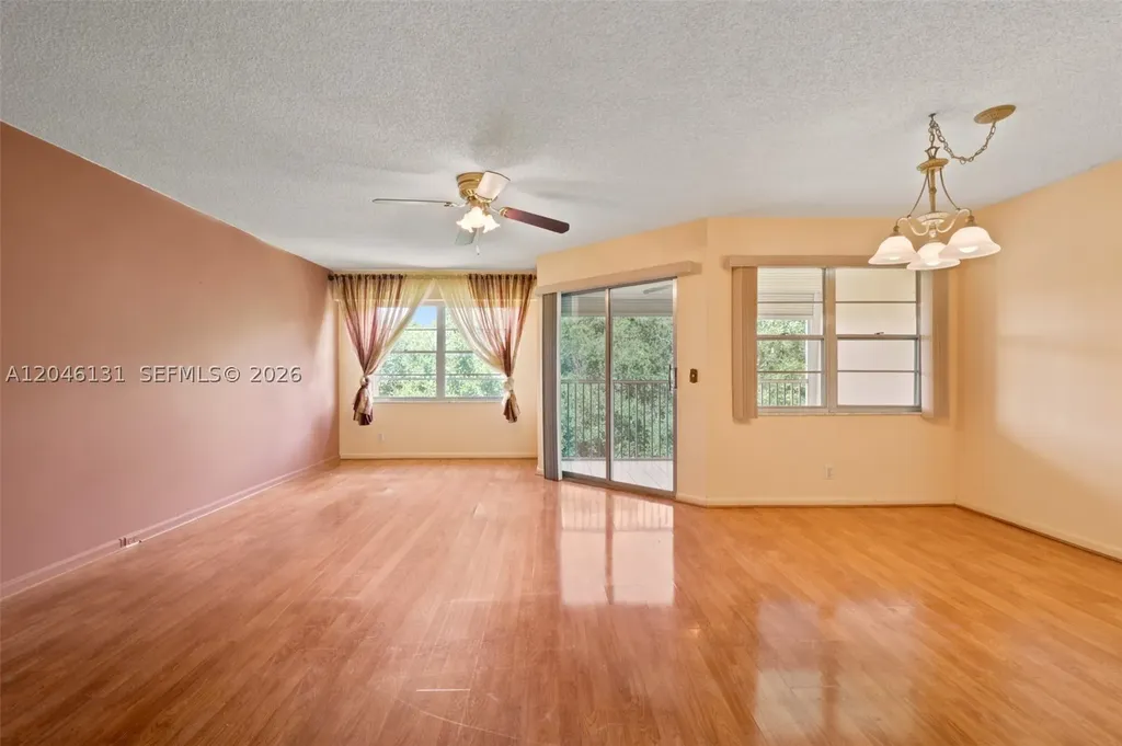 500 SW 130th Terrace Pembroke Pines FL 33027