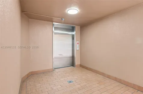 500 SW 130th Terrace Pembroke Pines FL 33027