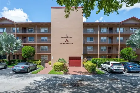 500 SW 130th Terrace Pembroke Pines FL 33027