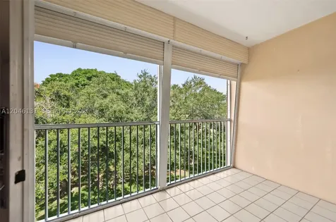 500 SW 130th Terrace Pembroke Pines FL 33027