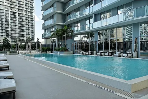 77 SE 5th Street Miami FL 33131