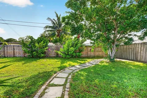 2012 N 31st Road Hollywood FL 33021
