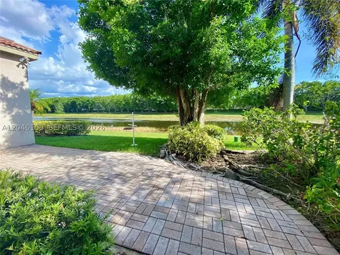 837 Tanglewood Circle Weston FL 33327