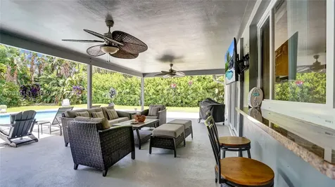 5581 SW 7th Street Plantation FL 33317