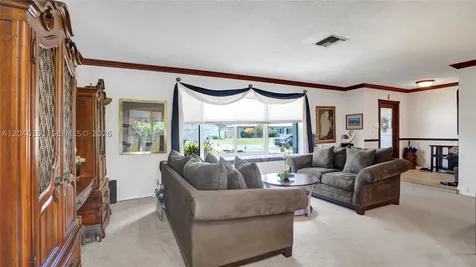 5581 SW 7th Street Plantation FL 33317