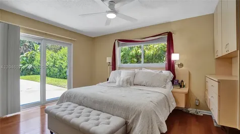 5581 SW 7th Street Plantation FL 33317